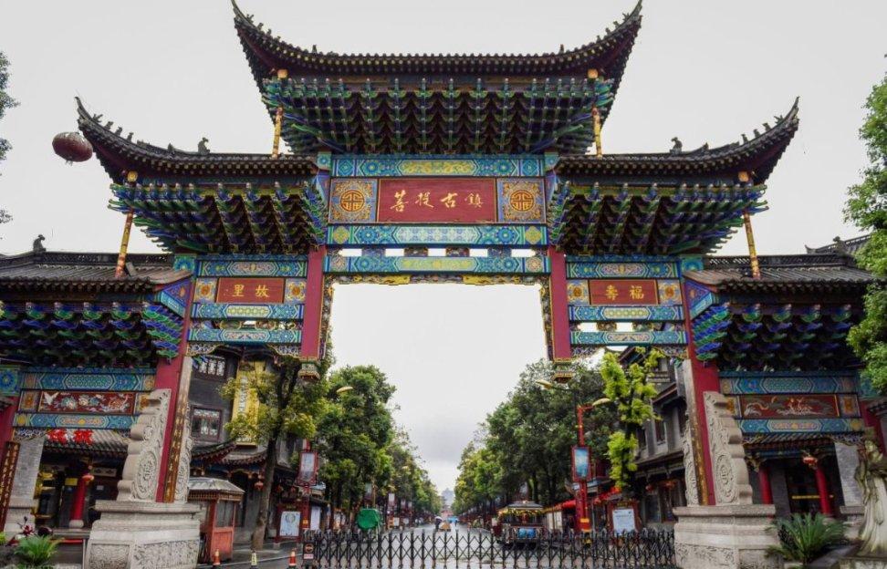 逃离受损的城堡